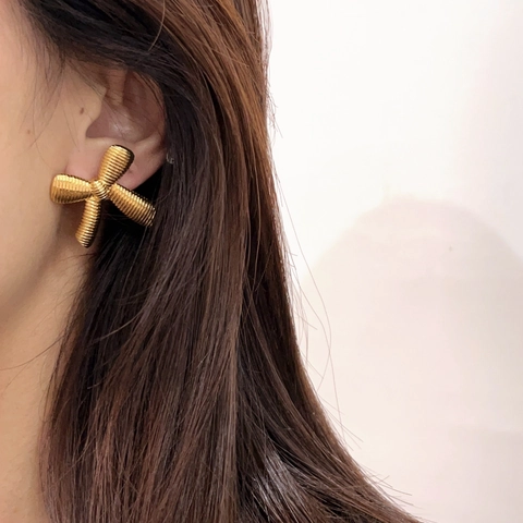 Élégantes Boucles d'Oreilles Clous Nœud en Cuivre Avec Tige en Argent Sterling 925 Électroplaquées Texture Plissée pour Femme Bijoux de Mode
