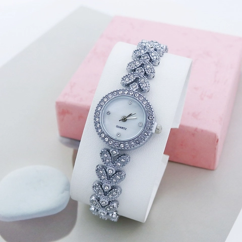 Montre Femme Quartz Élégante Strass Feuille Bracelet Montre Mode Alliage Bijoux Horloge Pour Dame Décontracté