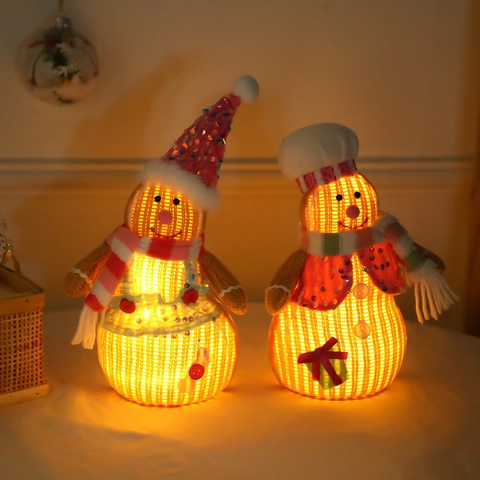 LED Beleuchtete Weihnachten Lebkuchenmann Schneemann Puppen Gestrickte Pailletten Urlaub Schreibtisch Deko Baumschmuck Süß