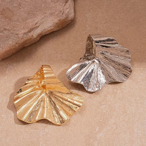 Anillo Dichiarazione In Lega Foglia Di Ginkgo Irregolare Pieghettato A Forma Di Ventaglio Texture Metallica Per Donne