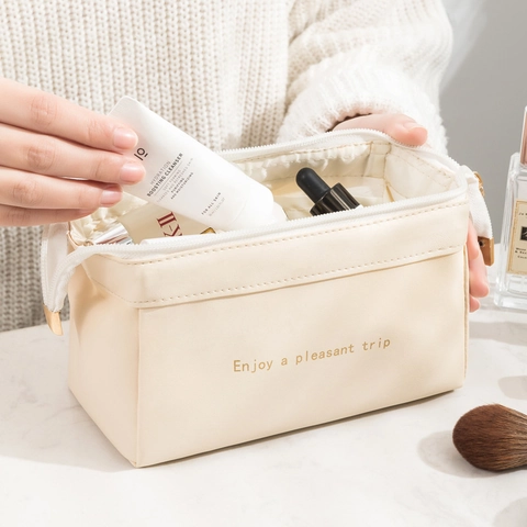 Large Capacity Makeup Bag PU Leather Cloud Shape Waterproof Travel Toiletry Pouch Cosmetic Organizer Portable Zipper Case