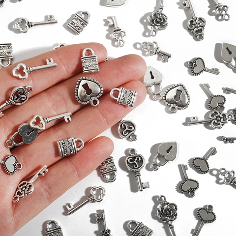 Vintage Alloy Key Heart Lock Charms Pendants DIY Jewelry Making Findings Accessories Antique Silver Style