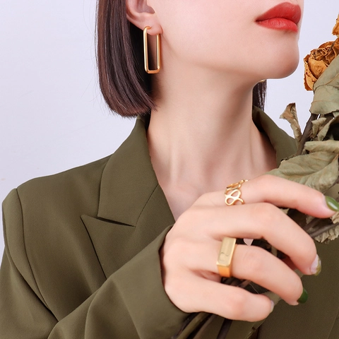 Orecchini A Cerchio Rettangolari Minimalisti Acciaio Al Titanio Placcato Oro 18K Gioielli Geometrici Da Donna
