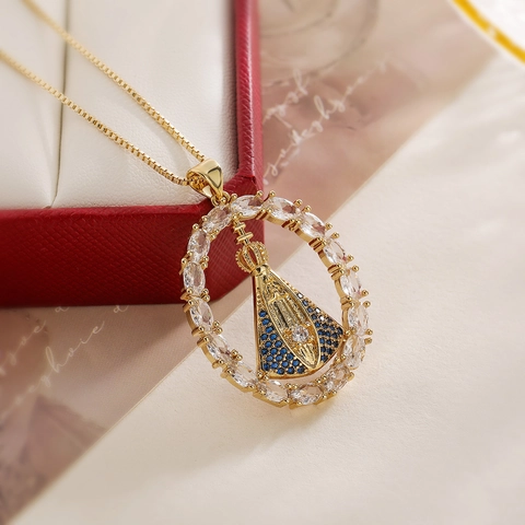Collar Con Colgante De La Virgen María Cobre Chapado En Oro De 18K Circonita Azul Blanca Moda Religiosa