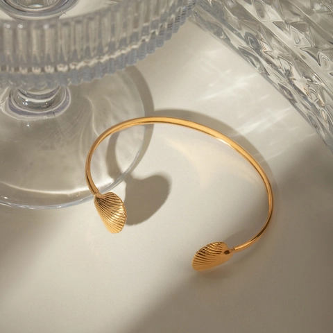 18K Gold Plated Stainless Steel Scallop Shell Open Bangle For Women Waterproof Hypoallergenic Ocean Theme Adjustable Cuff Bracelet Jewelry Gift