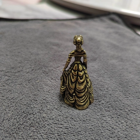 Vintage Antique Bronze Color Metal Lady Figurine Classical Princess Statue For Home Office Desktop Decor Retro Handicrafts