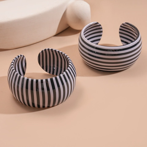 Brede Manchet Armband Acryl Zwart Wit Gestreept Geometrisch Minimalistisch Statement Open Bangle Sieraden Voor Dames