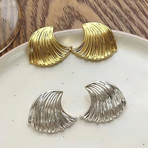 Alloy Fan Shaped Stud Earrings With Wave Texture Irregular French Vintage Elegant Jewelry For Women