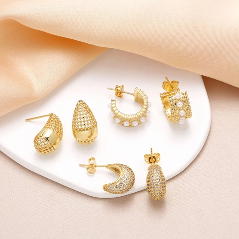 Fashion Stud Earrings 18K Gold Plated Copper Water Drop Hollow Pave Cubic Zirconia Artificial Pearl For Women