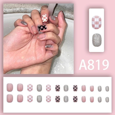 Checkerboard Press On Nails Black White Pink Glitter Short Square Fake Nails Full Cover Sweet Cool Artificial Fingernails