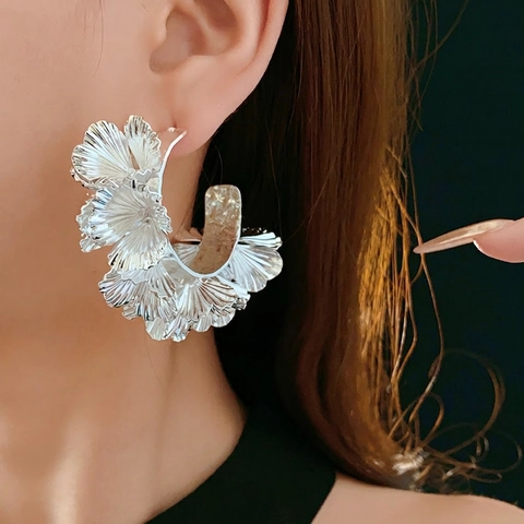 Boucles D'oreilles En Alliage Avec Tige En Acier Design De Fleurs Superposées Et Feuilles De Ginkgo Bijoux Métalliques Texturés