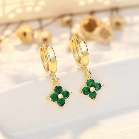 Boucles d'Oreilles Pendantes Trèfle à Quatre Feuilles en Zirconia Français pour Femmes Boucles d'Oreilles en Cuivre Géométriques Micro Incrustées Bijoux de Mode Style INS