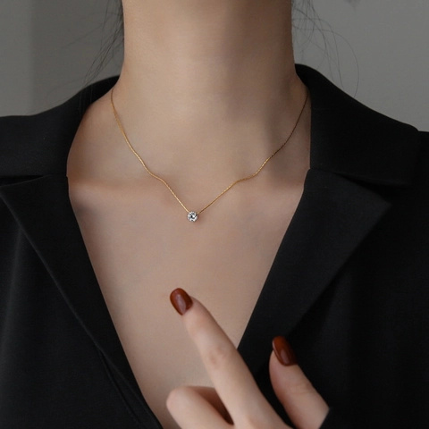 Minimalist Titanium Steel Necklace With Round Zircon 6-Prong Setting Simple Delicate Clavicle Chain For Women