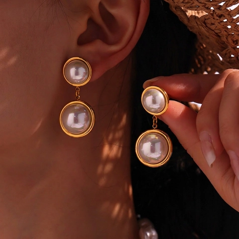 Pendientes De Gota De Perla Artificial De Concha Redonda Apilados Retro Francés Acero Inoxidable Elegantes Color Contrastado Para Mujeres