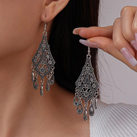 Bohemian Vintage Hollow Floral Teardrop Tassel Dangle Earrings Antique Silver Color Alloy Ethnic Geometric Jewelry Women