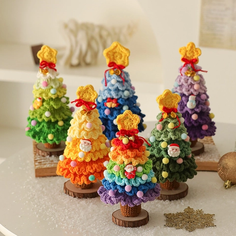 Mini Sapin De Noël Ornement Fait Main Crochet Tricoté Fil Décoration Table Base En Bois Cadeau Festif