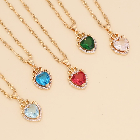 Collar Con Colgante De Corazón Y Corona Con Cristal Y Pedrería Cadena De Aleación Color Oro Para Mujer Joyería Elegante