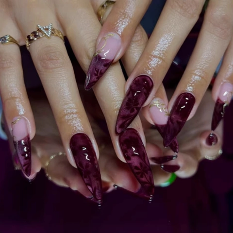 Press On Nails Lang Stiletto Dunkelweinrot Matt Schwarz Blume Goldene Linie Künstliche Fingernägel Für Damen