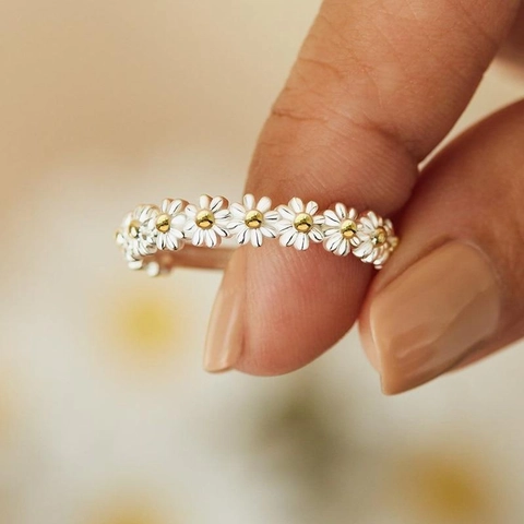 Daisy Flower Ring Copper Drip Oil Enamel Two Tone Sweet Pastoral Floral Band Jewelry For Women Elegant Fashion Accessory