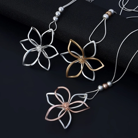 Collier Pendentif Fleur Évidée Alliage Chaîne Serpent Superposée Réglable Collier De Pull Pour Femmes Bijoux De Mode Simple
