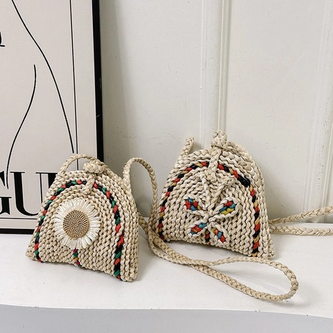 Women Handmade Straw Woven Bucket Crossbody Bag With 3D Daisy Butterfly Decor Summer Vacation Beach Shoulder Bag