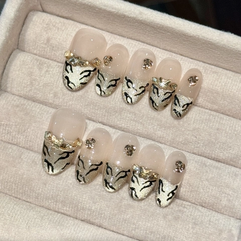 Hand Painted Y2K Cyberpunk Tiger Pattern Press On Nails French Gold Glitter Rhinestone Nude Pink False Nails For Women