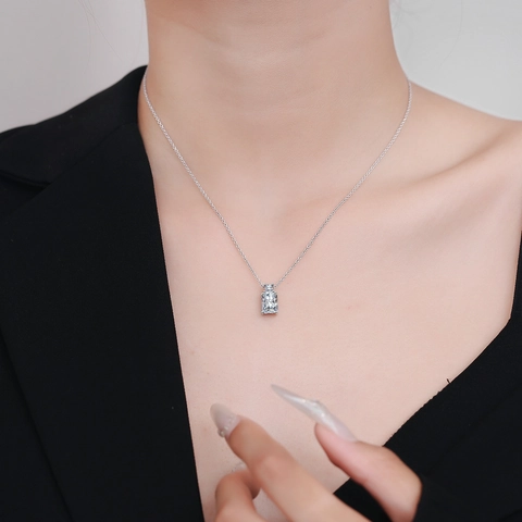 Rectangle Zircon Pendant Necklace Minimalist Geometric Copper Jewelry For Women Elegant Fashionable Gift