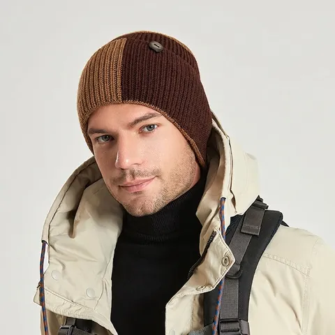 Berretto In Maglia Invernale Acrilico Blocchi Di Colore Tasca Laterale Bottone Decorativo Caldo Outdoor Per Uomo Donna