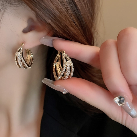 Multi Layer Geometrische Creolen Kupfer Zirkon Luxus Stil Funkelnder Schmuck Für Damen Mit Ohrstecker Aus Stahl