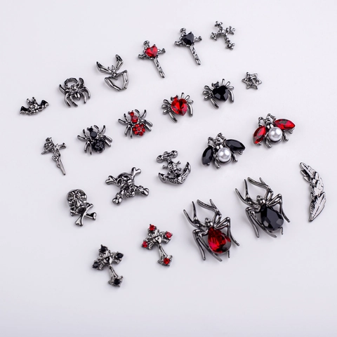 Gothic Nail Art Charms Legierung Totenkopf Kreuz Spinne Fledermaus Punk Dark Style Halloween Maniküre Dekorationen