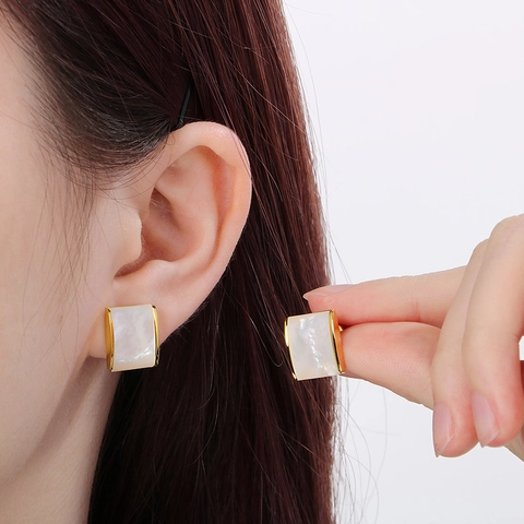 Europäische Amerikanische Mode Edelstahl Viereck Muschel Ohrstecker Für Damen Leichter Luxus Einfache Geometrische Ohrringe