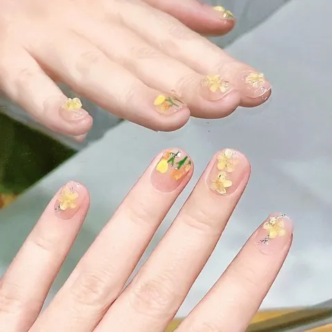 Handmade Press On Nails Short Square Round Ice Through Nude Sweet Stereoscopic Tulip Floral Hand Painted Reusable False Nails