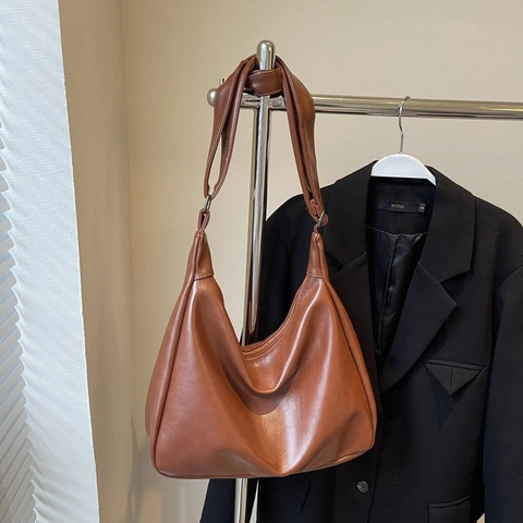 Borsa Hobo Da Donna In Morbida Pelle PU Grande Capacità Borsa Tracolla Retrò Con Ciondolo Mostro Di Peluche