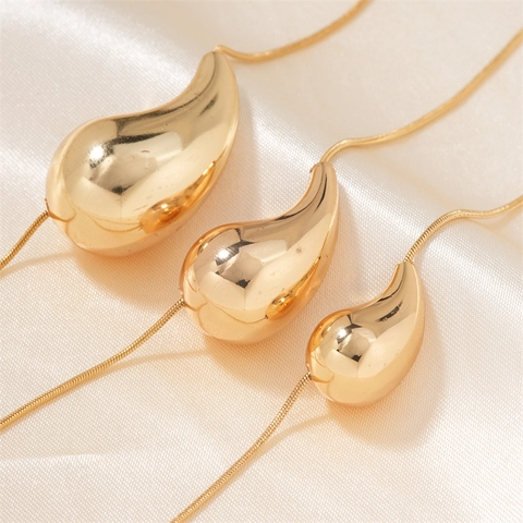 Collana con Pendente a Goccia d'Acqua in Acciaio Inossidabile Oro di Moda Gioielli con Catena a Serpente Minimalista e Zirconia per Donna