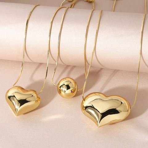 Collana Con Pendente A Cuore E Sfera Rame Placcato Oro 18K Catena A Serpente Minimalista Gioielli Di Moda Per Donna