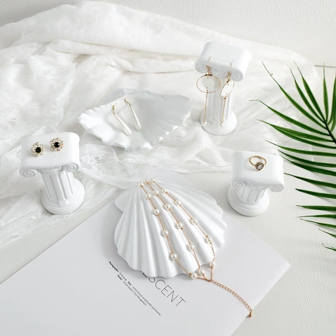 White Resin Jewelry Display Stand Roman Column Shell Maple Leaf Earring Ring Holder Photography Props Desktop Decor