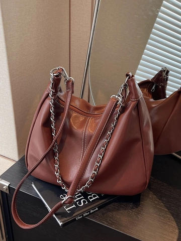 Women Large Capacity Hobo Bag PU Soft Leather Contrast Stitching Underarm Bag With Silver Metal Chain Retro Casual Fashion