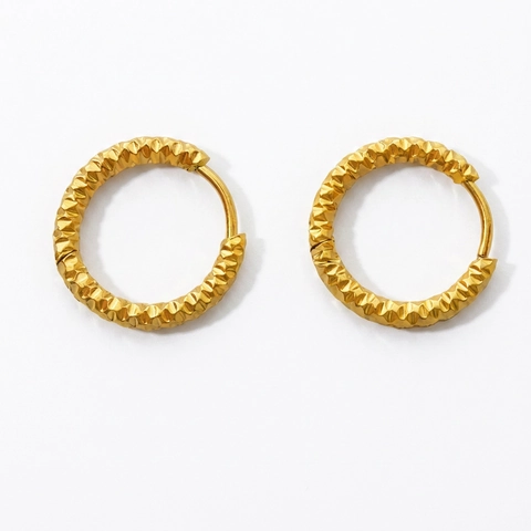 Getextureerde Creolen Van Titaniumstaal 18K Verguld Waterbestendig Minimalistische Sieraden Voor Dames