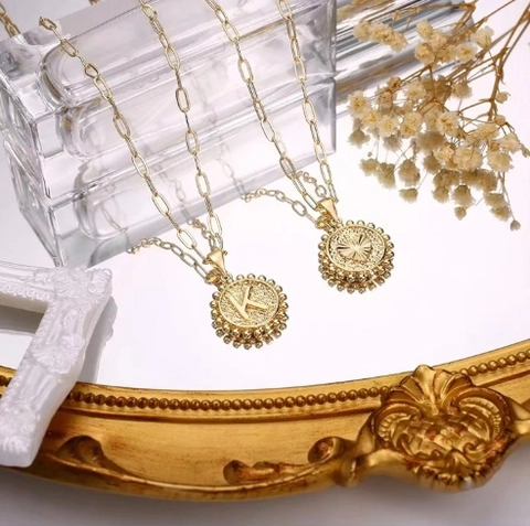 Fashion Gold Zinc Alloy Double Layer Paperclip Chain Initial Pendant Necklace For Women Retro Alphabet Round Coin Necklaces