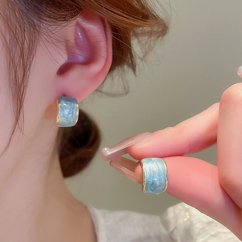 Legierung Emaille C-Form Ohrstecker Mit 925 Sterling Silber Ohrstecker Geometrisch Einfach Elegant Süß Schmuck Für Frauen