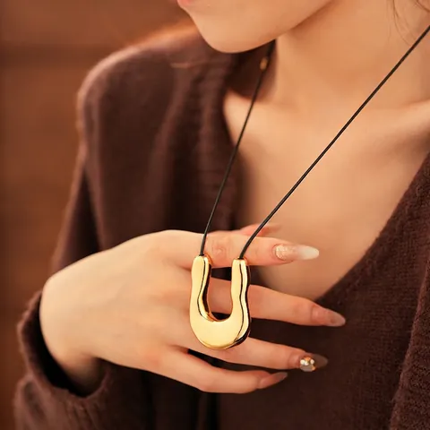 Collier Pendentif En Forme De U Minimaliste Alliage Design Organique Géométrique Longue Chaîne De Pull À Cordon Réglable Femme