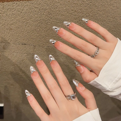 Handgemaakte Franse Blush Ombre Kunstnagels Met Vlinder Strass Zilveren Glitter Roze Gradiënt Kunstnagels