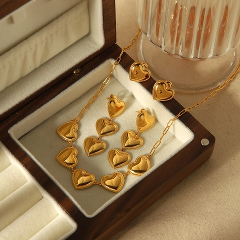 Stainless Steel 18K Gold Plated Triple Heart Drop Earrings And Polished Heart Pendant Necklace For Women Elegant Minimalist