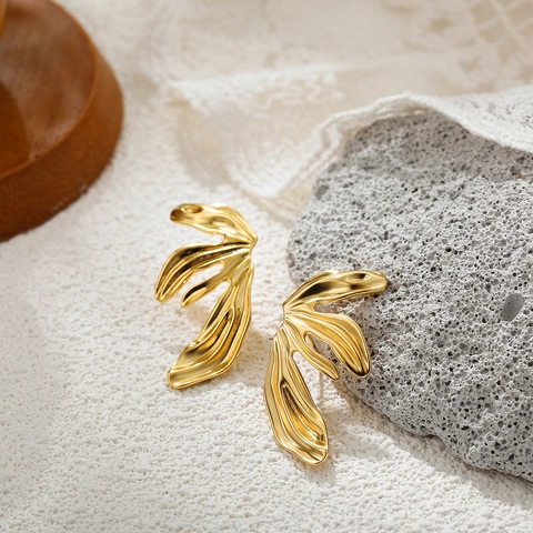 Vintage Stainless Steel Flower Petal Stud Earrings For Women 18K Gold Plated Minimalist Leaf Texture Statement Jewelry