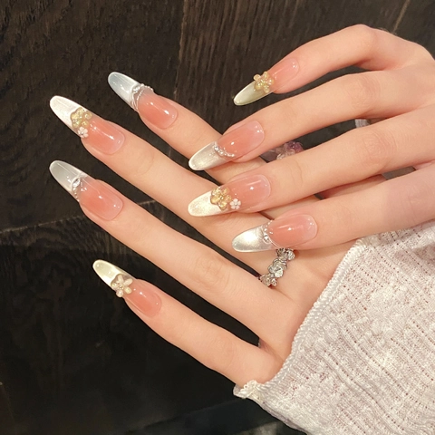 Unghie Finte Fatte A Mano Con Fiori 3D Effetto Occhio Di Gatto Strass Künstliche Perle Sintetiche Stile Francese