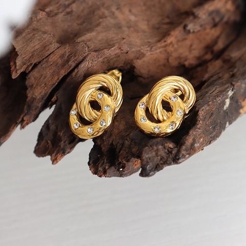 Boucles d'Oreilles Clous en Acier au Titane et Strass Double Cercle pour Femme Bijoux Géométriques Entrelacés Plaqué Or 18K