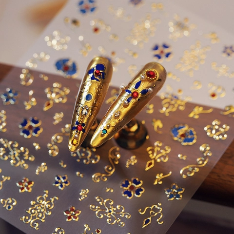 3D Geprägte Nagelkunst Aufkleber Goldprägung Vintage Chinesischer Stil Palast Schmetterling Blumen Maniküre Dekoration