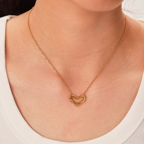 Collar Con Colgante De Corazón Hueco Acero Inoxidable Chapado En Oro De 18K Cadena De Clavícula Geométrica Irregular