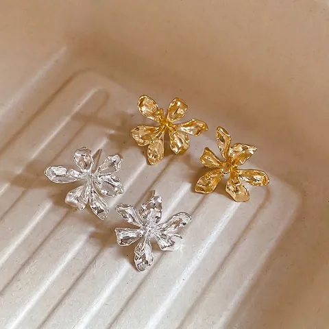 Floral Stud Earrings With 925 Sterling Silver Earring Post Irregular Wrinkled Texture Metal Vintage Elegant Jewelry Women