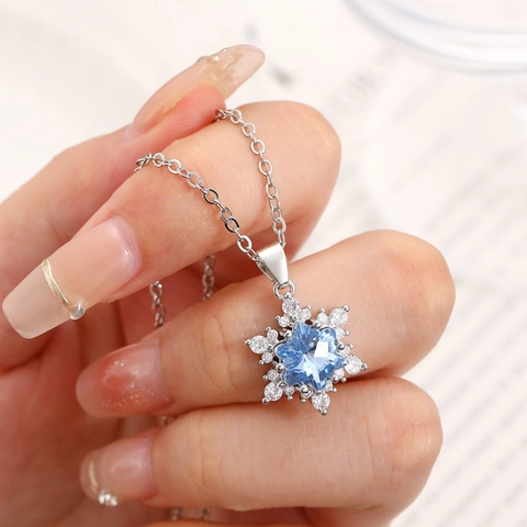 Collar con Colgante de Copo de Nieve de Aleación de Lujo con Diamantes de Imitación Mujer Moda Estrella Corazón Cadena Larga para Suéter Joyería para Navidad